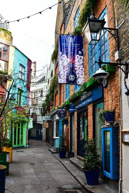 The London Food Tour - The Dickens-era pub start: Scotch egg and London Pride