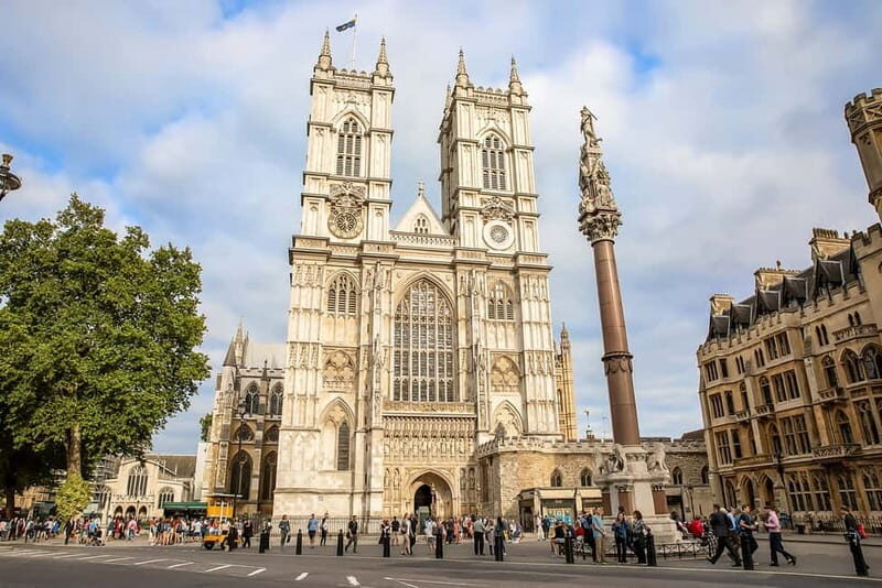 The London Pass®: 100+ Attractions including London Eye - Windsor Castle and the royal day trip factor