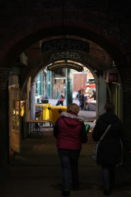 The most complete and exclusive Harry Potter tour in London - Leadenhall Market: Diagon Alley in a working-market setting