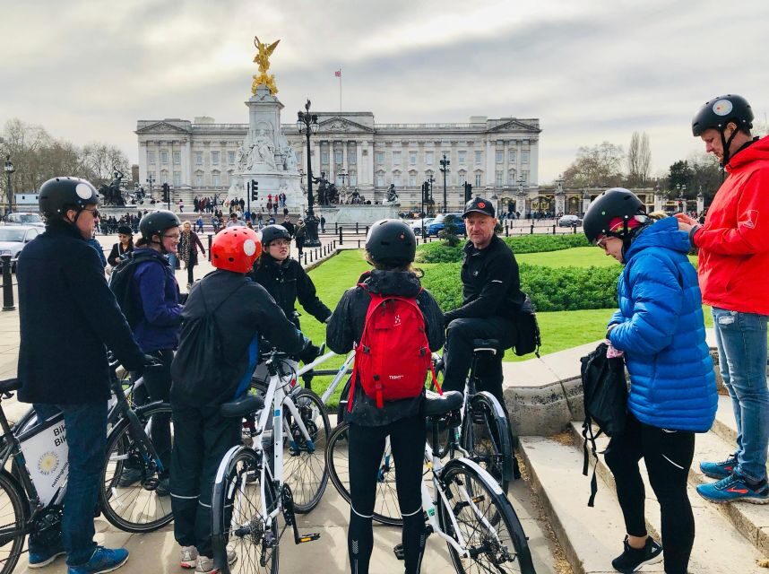 The Royal Express, 2.5 hour tour - Hyde Park to Hyde Park Corner: lake views and Apsley House at the right moment