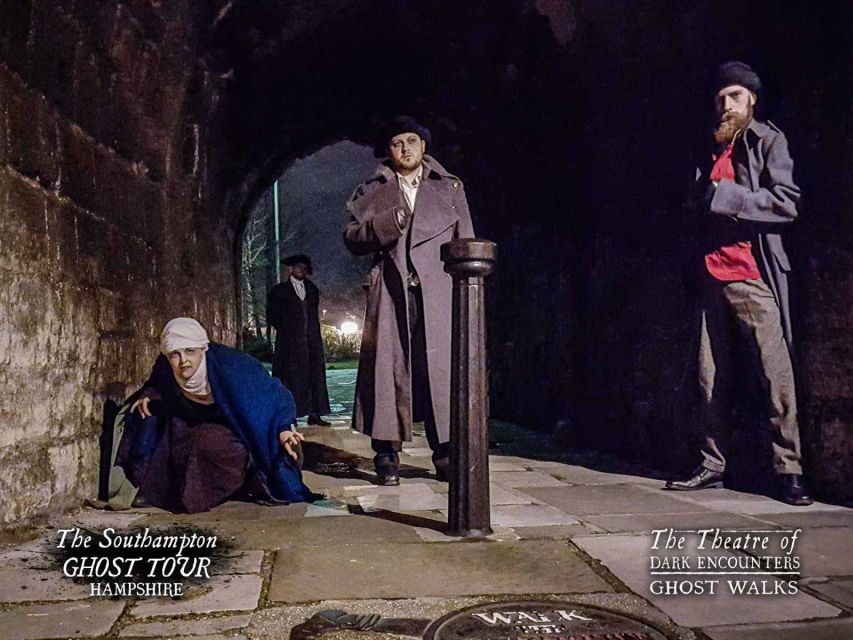 The Southampton Ghost Walk - Getting into the mood: theatre-style ghost stories, not a lecture