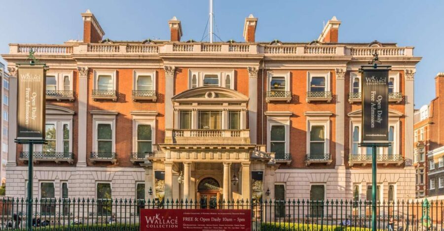 The Wallace Collection London: Private Guided Tour - 3 hour - Why the Wallace Collection feels like a private palace