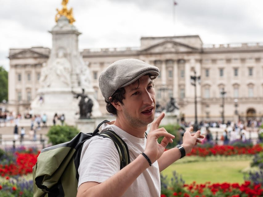 Top London Sights Tour - Christmas Day Special! - Westminster in a few hours: Buckingham Palace to Trafalgar Square