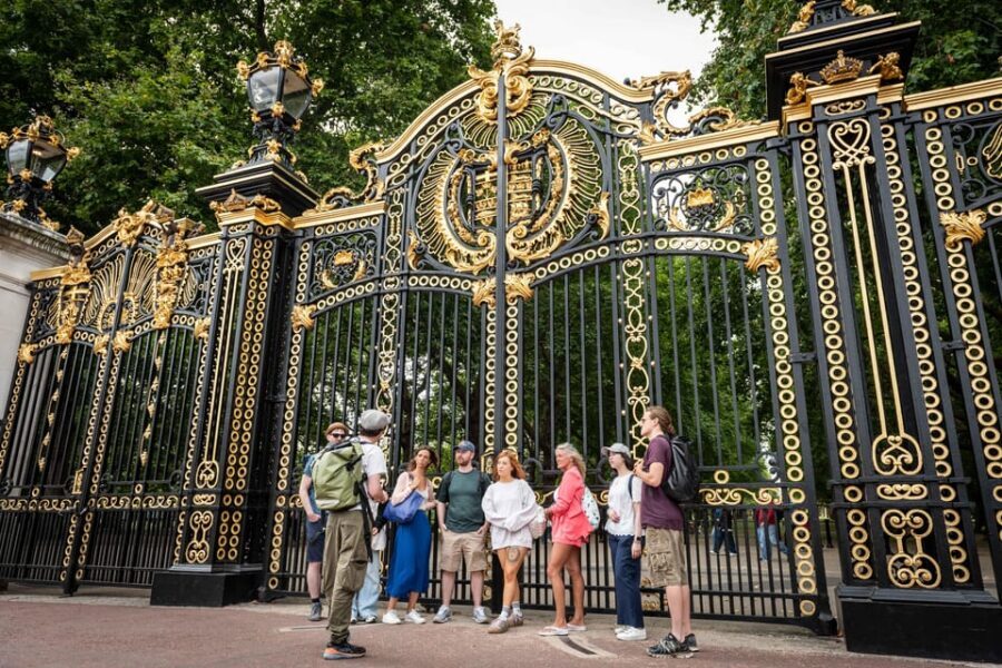 Top London Sights Tour - Christmas Day Special! - What to bring so the day stays comfortable