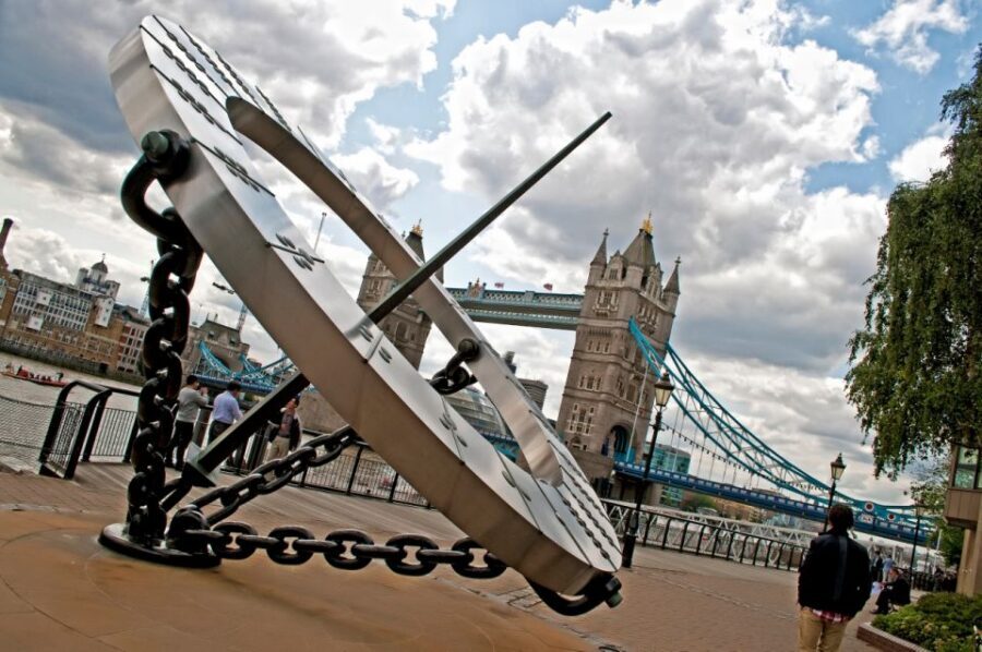 Tour in Italian: Londra in un Giorno - Tower Bridge and the skyline walk: photos that feel real