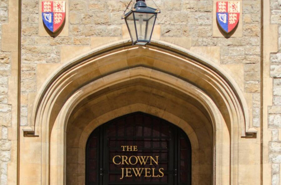 Tower of London and Tower Bridge Private Tour - Price and value at $458 per person for a private Blue Badge tour