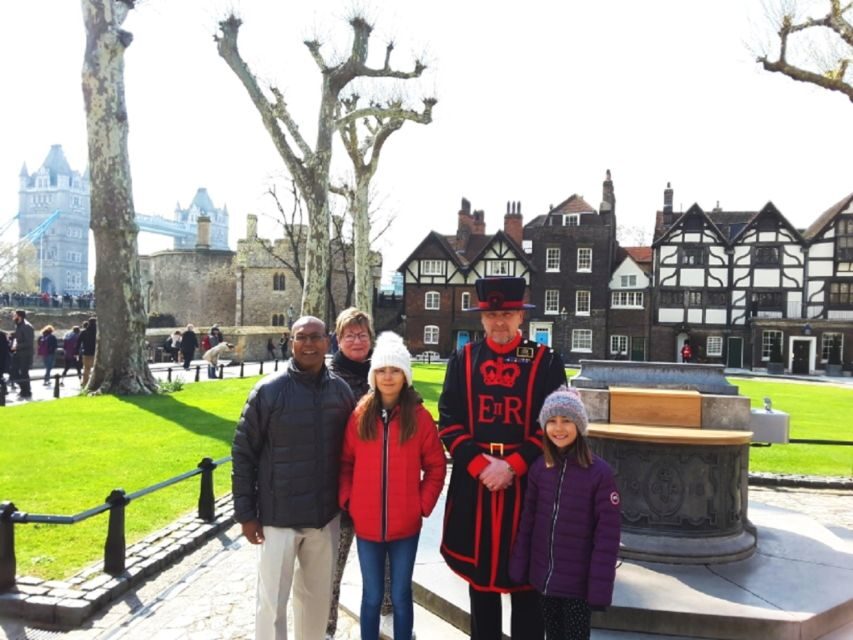 Tower of London and Tower Bridge Private Tour - Meeting the guide at the Tower of London entrance without stress