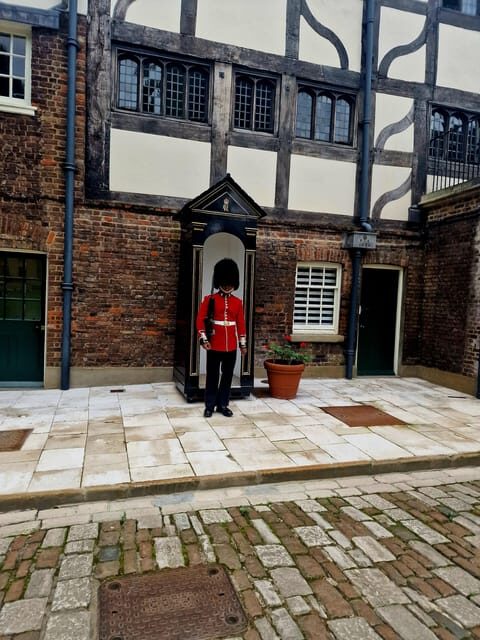 Tower of London Crown Jewels and English Royal History Tour - Price and value: is $120 a good deal for 3 hours?