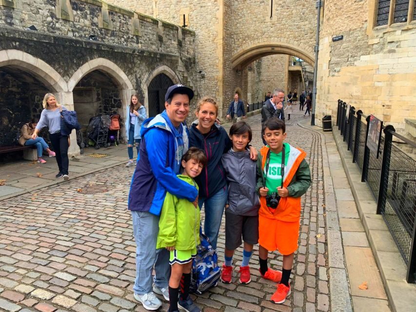 Tower of London Kid-Friendly Private Tour - Price and value: what you’re paying for at $411 per person