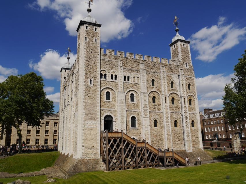 Tower of London Private Tour - Outer walls: Traitor’s Gate, Tower Hill, and where the executions happened