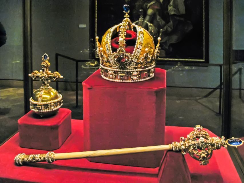 Ultimate Tower of London, Beefeater Welcome & Crown Jewels - Key reasons this tour works