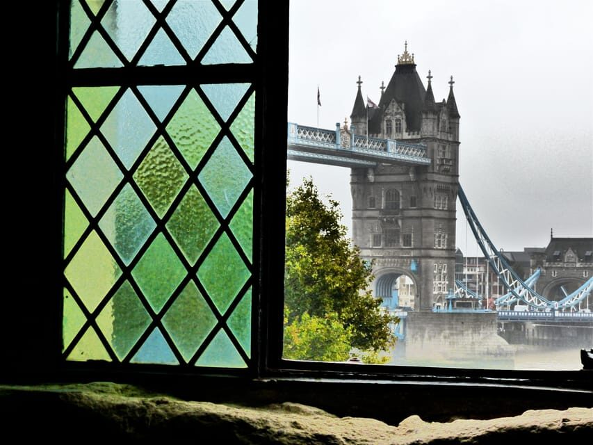 Ultimate Tower of London, Beefeater Welcome & Crown Jewels - Inner Ward stories and the Tower’s daily rhythm