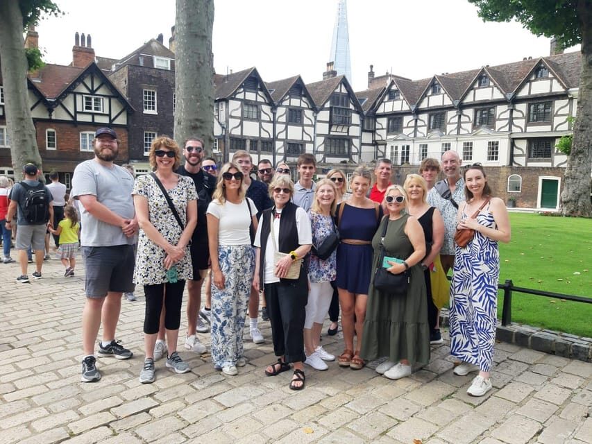 Ultimate Tower of London, Beefeater Welcome & Crown Jewels - Meeting a Yeoman Warder before the main sights