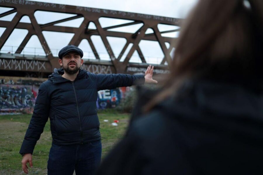 Urban Canvas: Exploring Shoreditch's Vibrant Street Art - Meeting Up at Shoreditch: Where the tour actually starts