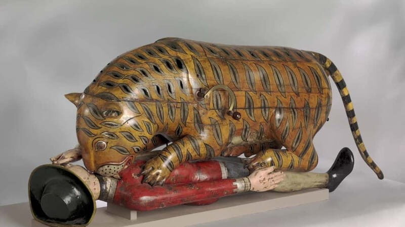 Victoria and Albert Museum London Private Guided Tour 3 hour - Why the V&A feels manageable in just three hours
