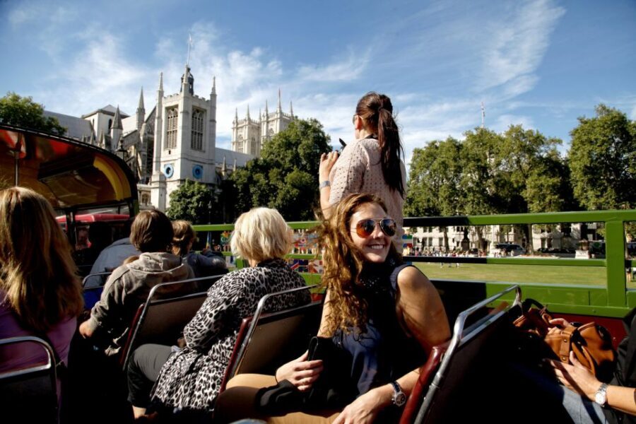 Vintage Double Decker Bus Tour & Thames River Cruise - Westminster to Buckingham Palace: the ceremony moment you’ll actually remember