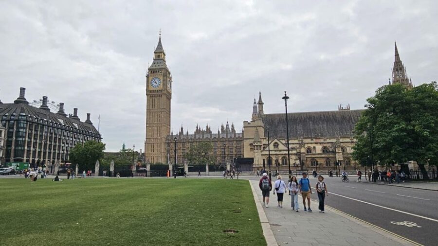 VIP Westminster Abbey & Upper Gallery and Buckingham Palace - Where you meet and how VIP access plays out in real life