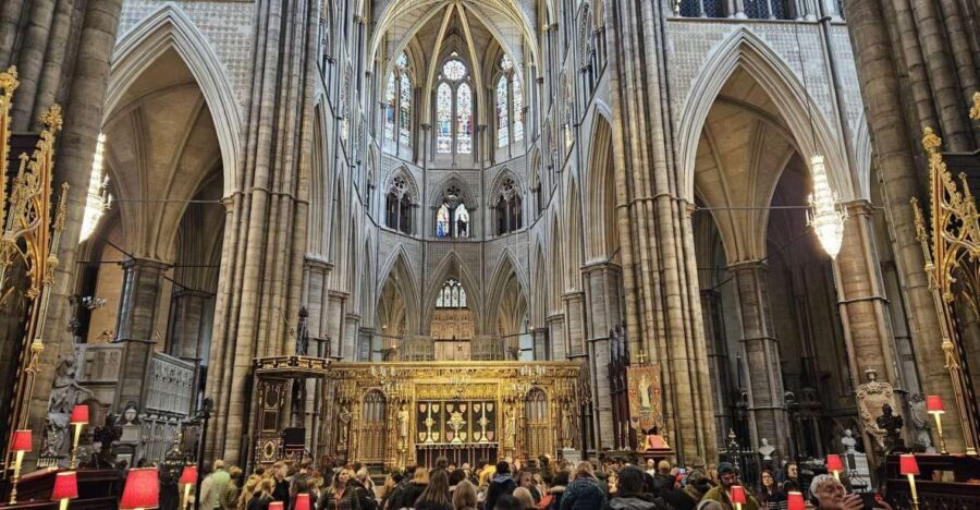 VIP Westminster Abbey & Upper Gallery and Buckingham Palace - Westminster Abbey interior: guided time that makes the building make sense