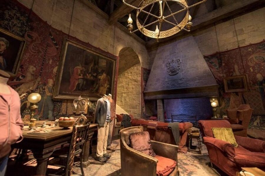 Warner Bros. Studios and 1-Day London Hop-on Hop-off tour - Using the bus route options without wasting time