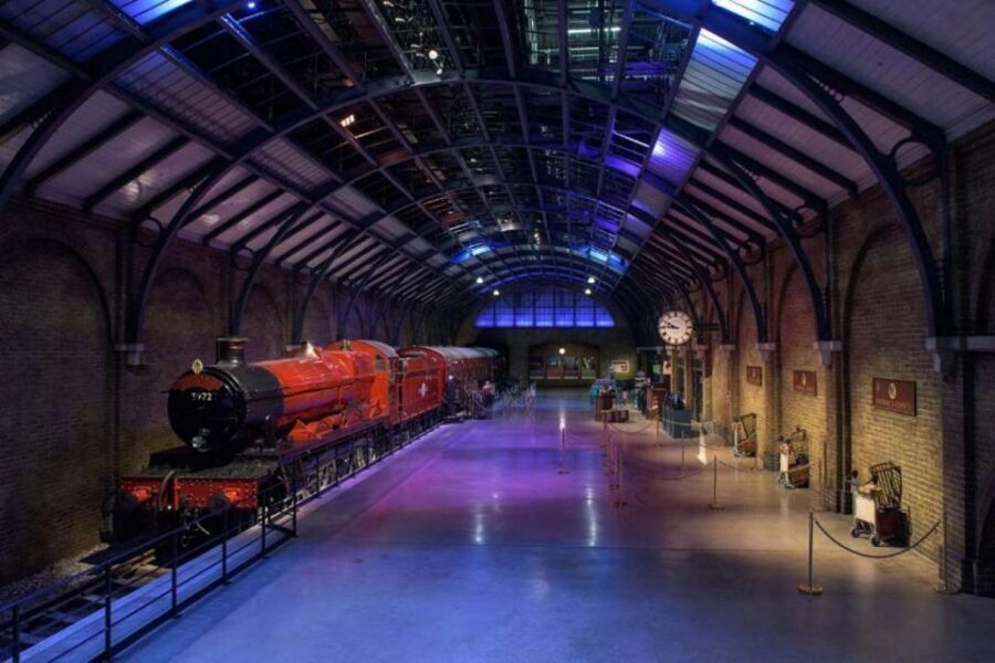 Warner Bros. Studios and 1-Day London Hop-on Hop-off tour - Getting to the studio: Victoria vs King’s Cross departures