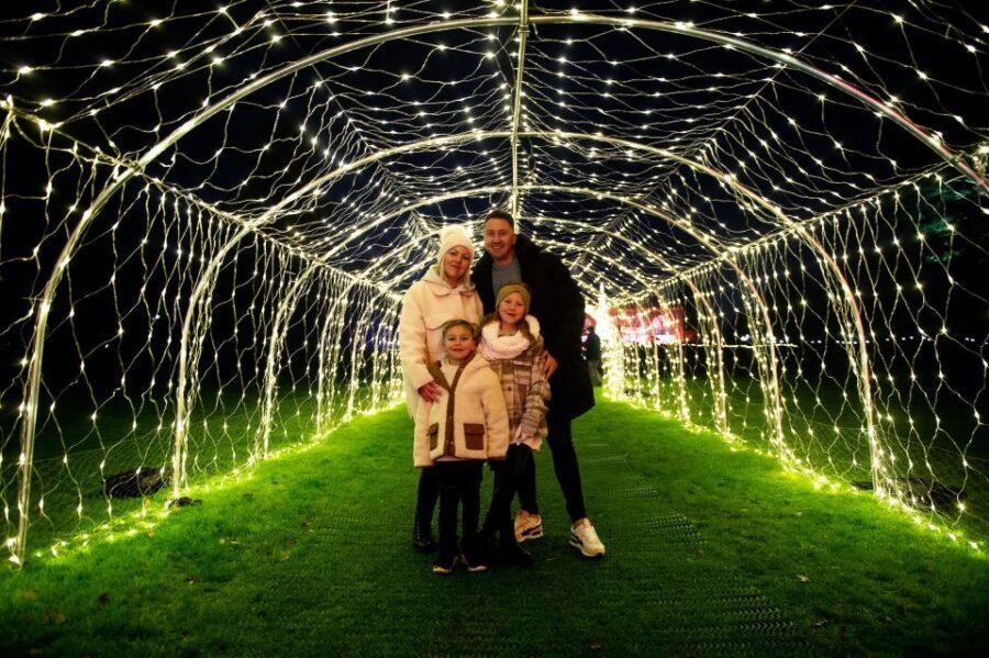 Warwick: Entry Ticket for Warwick Castle - A simple game plan for your full-day entry ticket