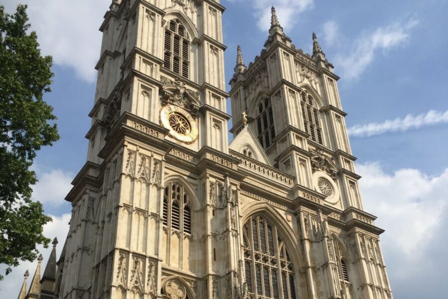 Westminster Abbey Skip-the-Line Entry and Private Tour - The 17 royal weddings angle and why it feels different here