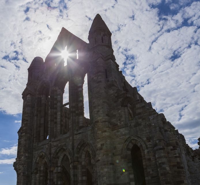 Whitby: Whitby Abbey Ticket - Cliff-top ruins with a museum that gives them meaning