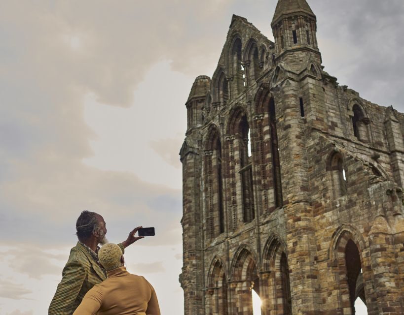 Whitby: Whitby Abbey Ticket - Getting there: choose your route up and plan for steps