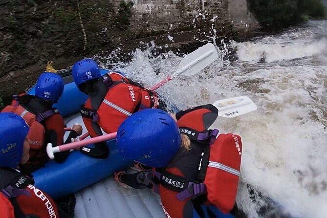 White Water Rafting Experience in River Dee in Llangollen - Fitness level: what moderate really means for you