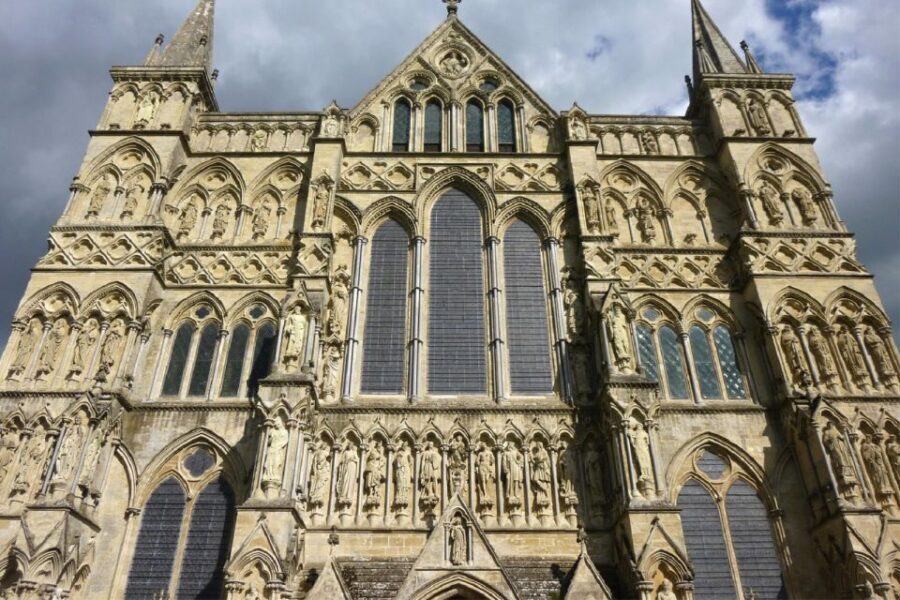 Windsor, Bath, Stonehenge & Salisbury with Christmas Lunch - A simple game plan for a smoother day