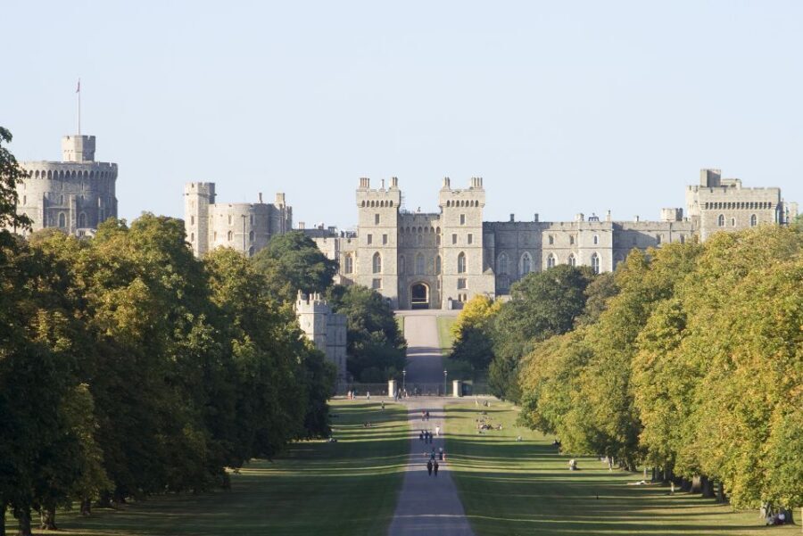 Windsor Castle Tour with Fish and Chips Lunch in London - Fish and chips lunch: classic England, timed for real life