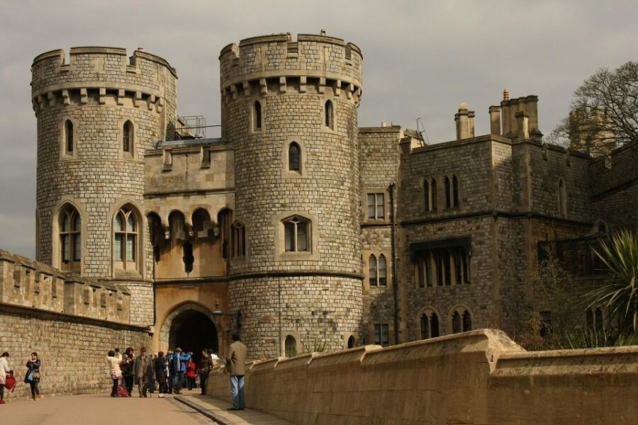 Windsor Stonehenge Bath Private Tour from London with Passes - The Roman Baths in Bath: Pump Room Entry and a Walkable Finale