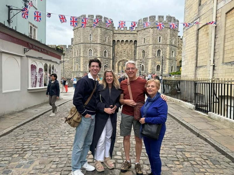 Windsor Town Daily Walking Tour (11am & 2pm) - King George III on horseback and Alexandra Gardens: royal power in public space