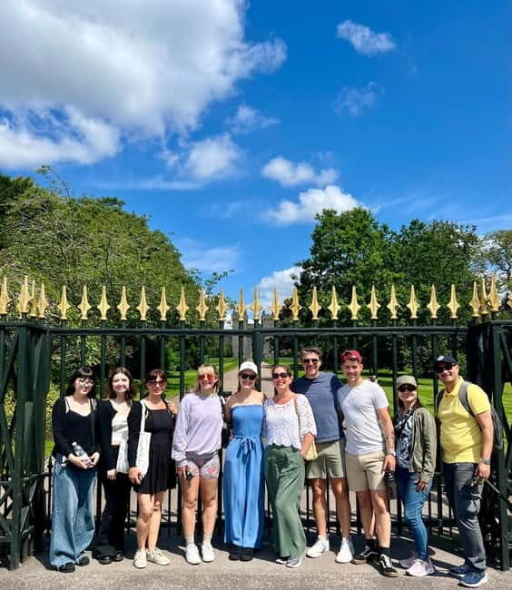 Windsor Town Daily Walking Tour (11am & 2pm) - Crooked House, Soldier’s Statue, and the Two Brewers: Windsor’s “in-between” stops