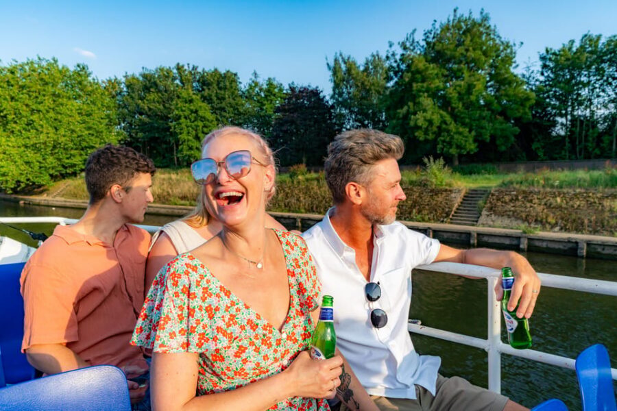 York: 60-Minute 'Happy Hour' Cruise For All Ages - Captain’s Commentary, Music, and a Happy Hour Bar That Keeps It Easy