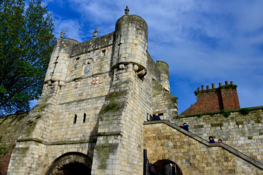 York: City Highlights Small Group Walking Tour - Shambles: cobbles, butchers, and the Diagon Alley connection