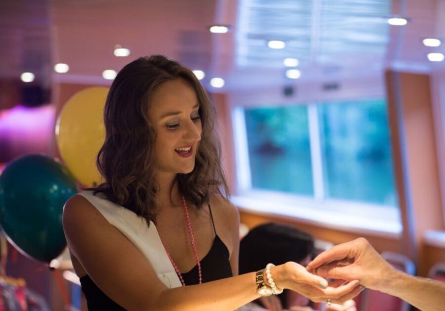 York: Party Cruise with Drink, Dinner, and DJ - Key things to know before you go