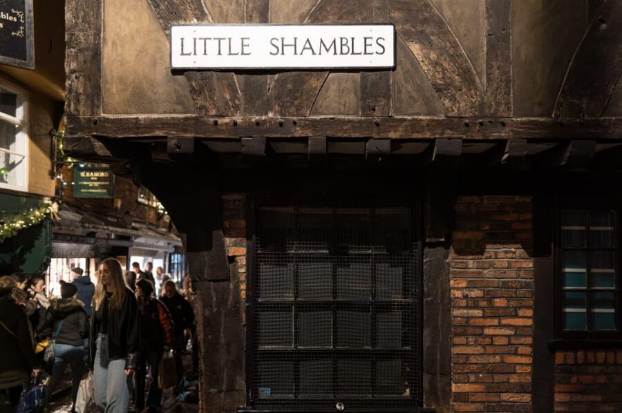 York’s Haunted Heart : Ghost, Ghouls and Gallows - Your route through York’s snickelways and lanes (and why it matters)